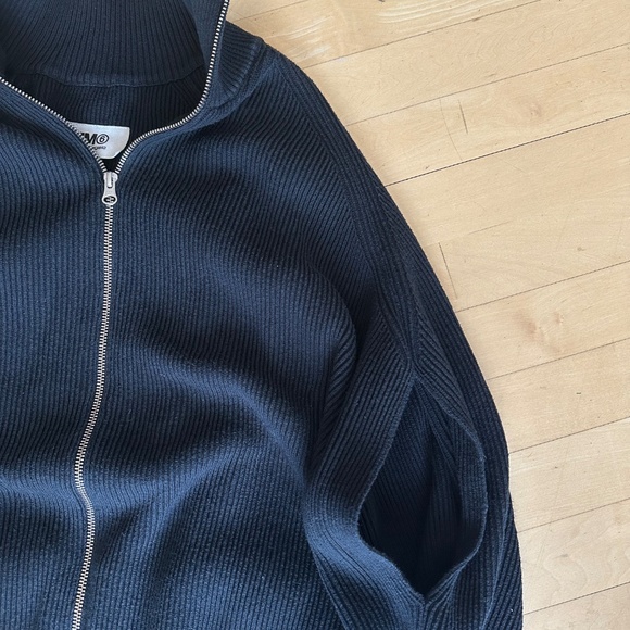 MM6 Maison Margiela Paris Black ribbed zip up cape, L, GP1517 - Picture 2 of 3